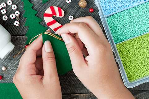 52 Christmas Crafts You Can Make and Sell